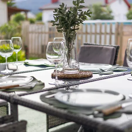 Catedrales - Frente A La Playa - Amplio Jardin - Piscina *